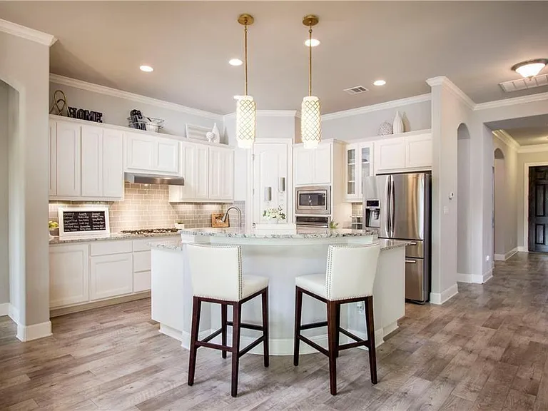 4100 Vinalopo Dr — Photo 2