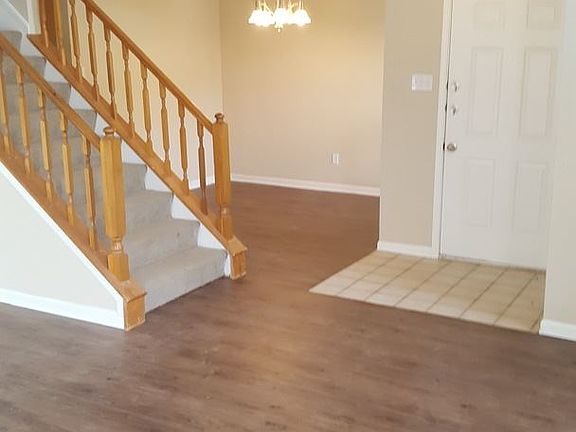 3rd image of 160 High Pointe Ln