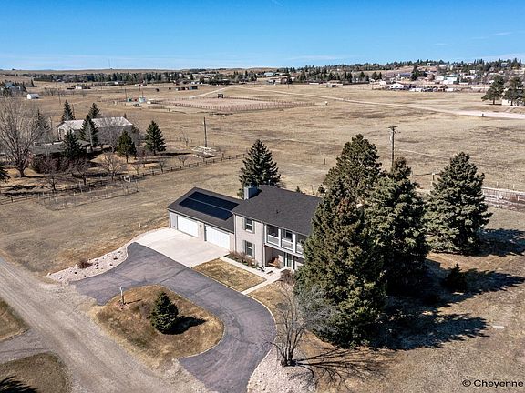 2nd image of 416 E Longhorn Rd