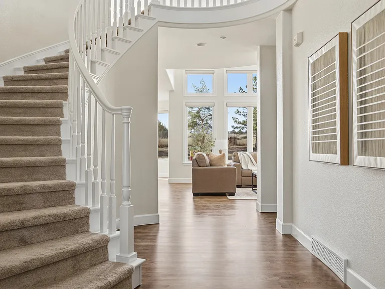 10443 Sunlight Dr — Photo 4