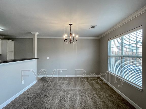 4th image of 506 Heath Pl