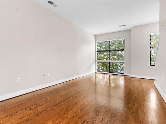 5th image of 819 Holly Ave