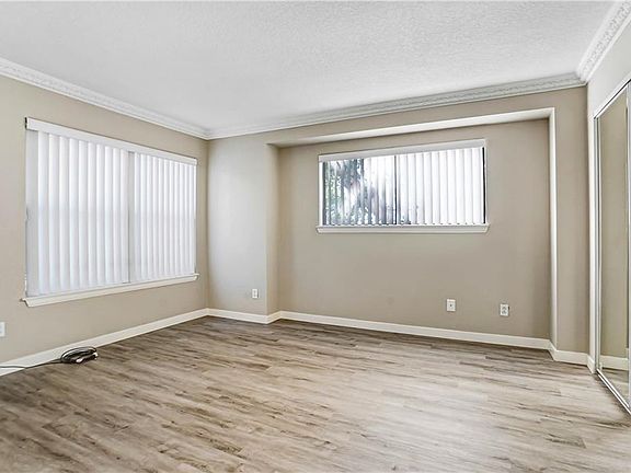 5th image of 410 N Market St