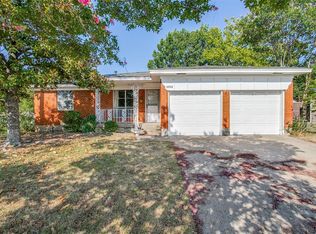 2653 S Cockrell Hill Cir, Dallas, TX 75211