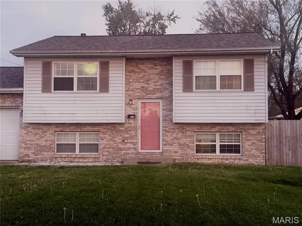 1710 Harrison Ave, Wood River, IL 62095