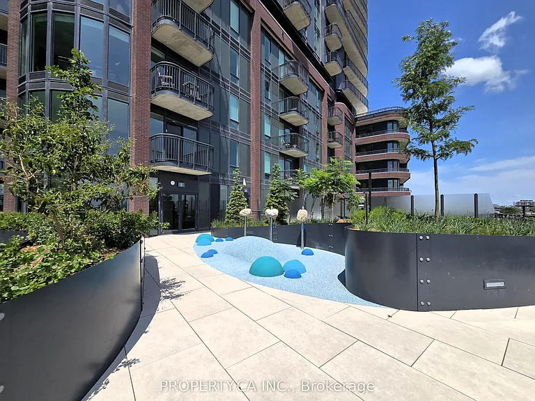 1185 Dupont St #316 — Photo 24