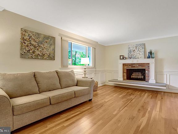 5th image of 8447 Thames St