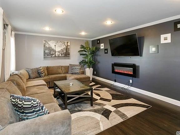 4th image of 1 Childs Ave APT 2C