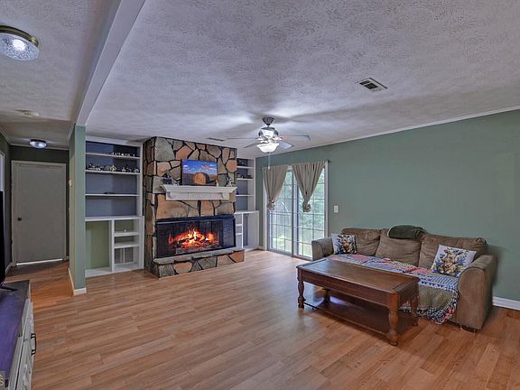 3rd image of 275 Sherwood St