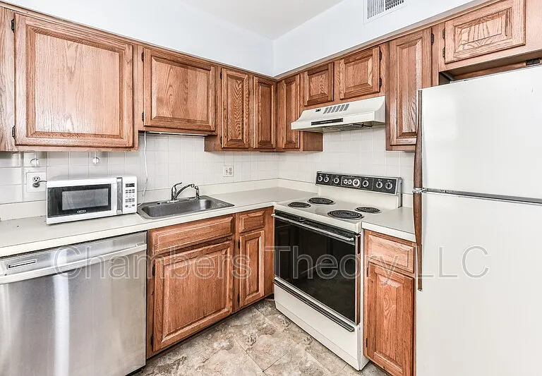 2603 Arlington Blvd #102 — Photo 10