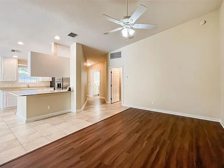 11830 Delfina Ln — Photo 13