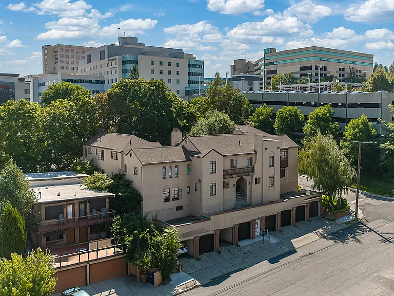 Vista Court — Photo 6