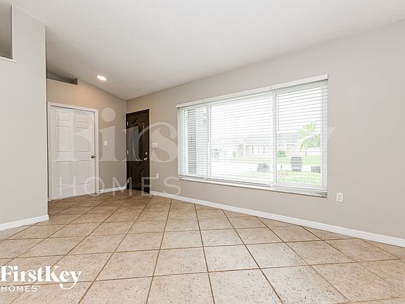 2nd image of 205 Thornbush Pkwy
