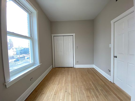 4th image of 2924 N Central Park Ave #3R