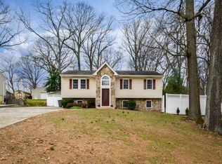 7728 Lee Dr, Pasadena, MD 21122