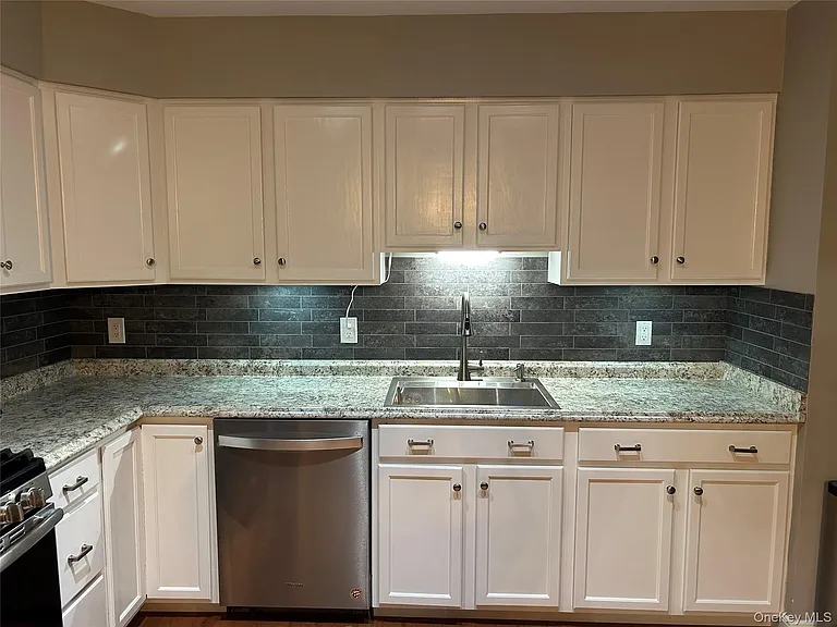 24 Waterford Cir — Photo 4