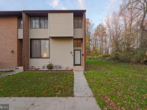 158 Henderson Pl, East Windsor, NJ 08520