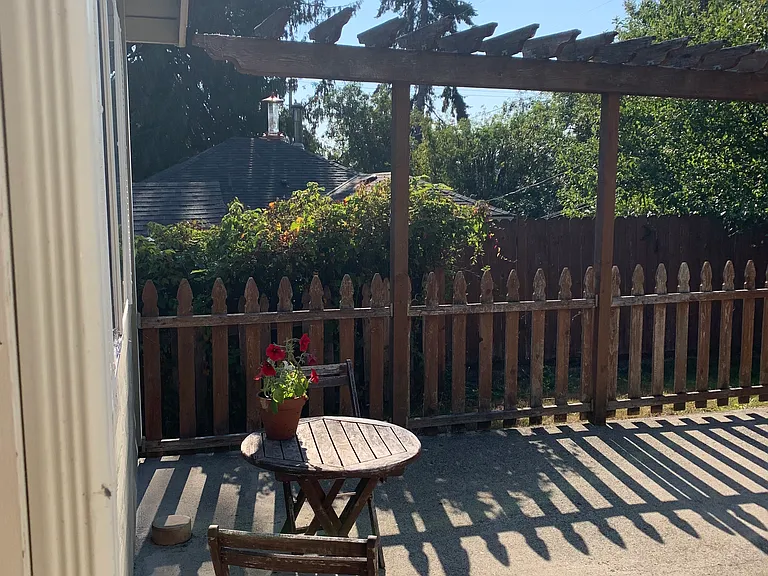 1011 W Hazel St — Photo 13