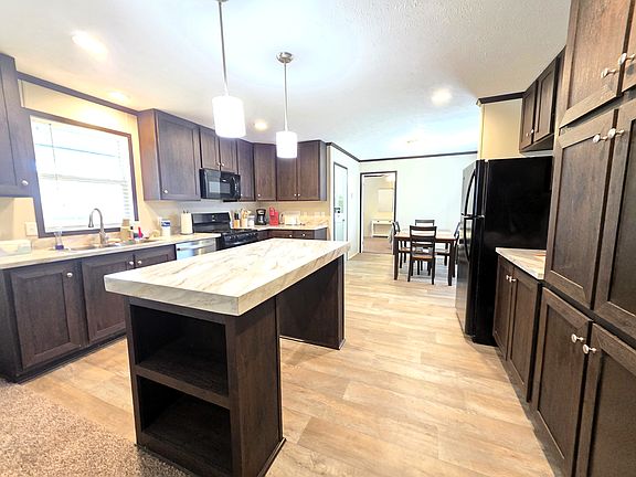 4th image of 925 Boxwood Dr #187