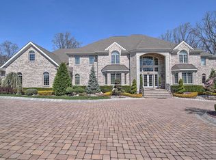 17 Embry Farm Rd, Marlboro, NJ 07746