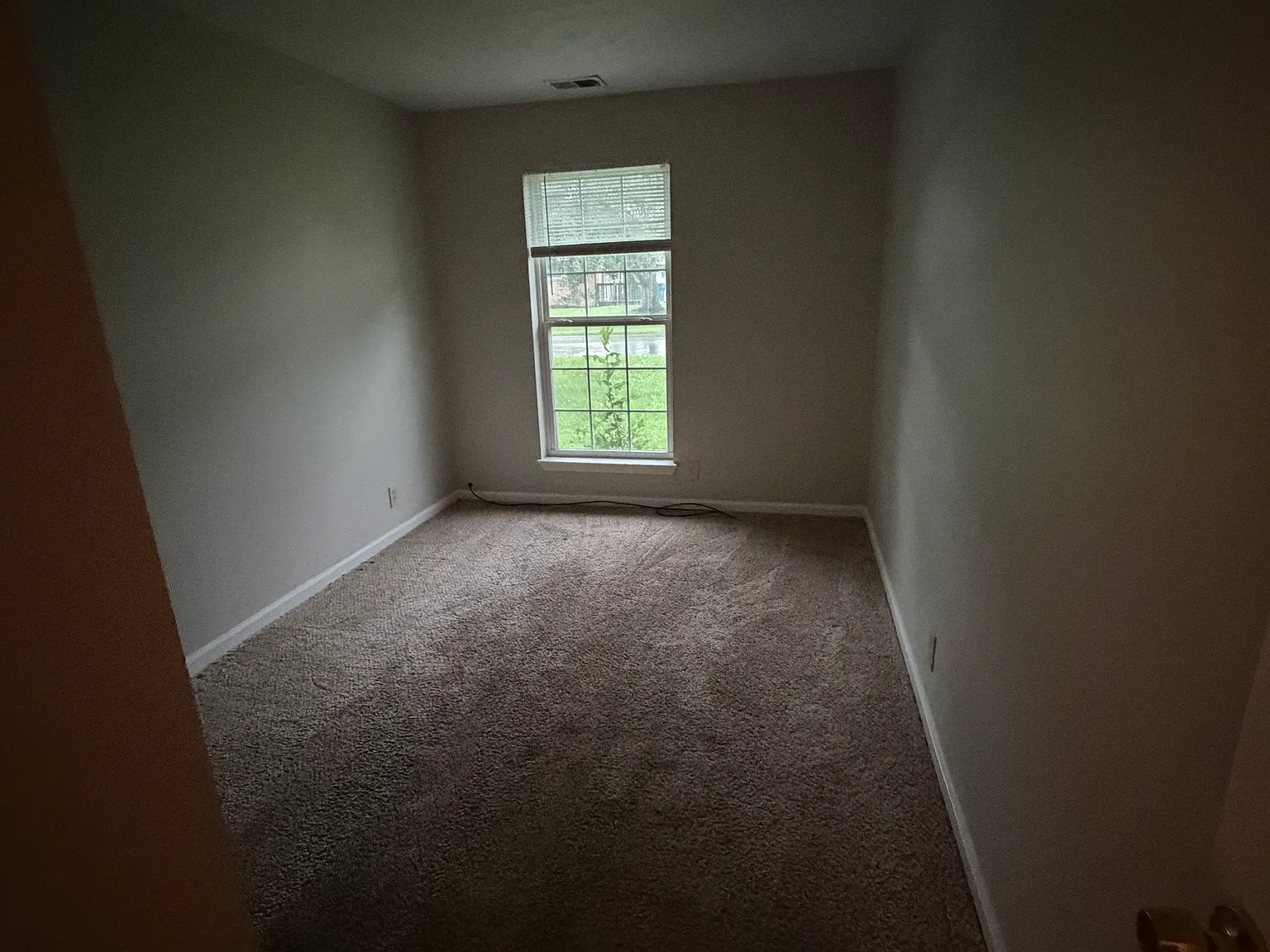 Chamberlain Apts — Photo 3
