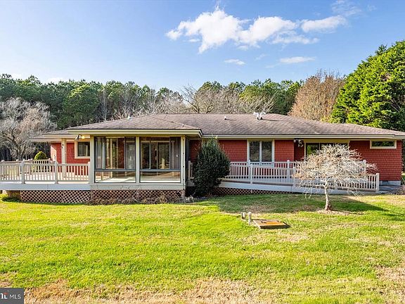 3rd image of 8814 Hunting Hound Rd