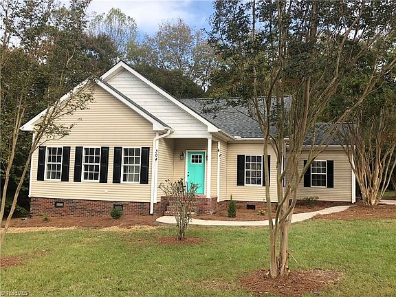 3rd image of 304 Spring Water Dr