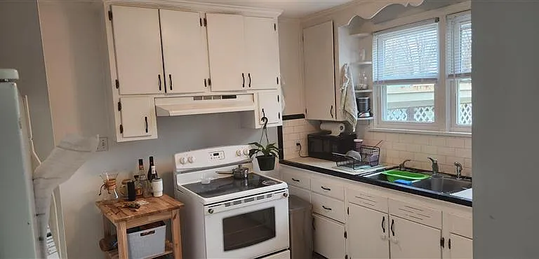 2420 Seaview Ave — Photo 9