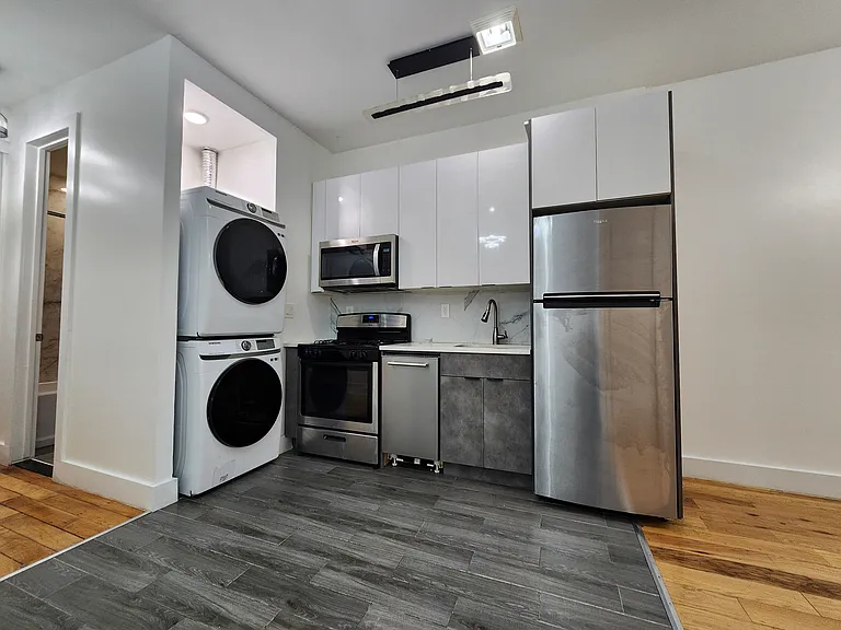 640 Kosciuszko St #2L — Photo 18
