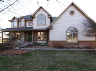 698 Wilkshire Ct, Grand Blanc, MI