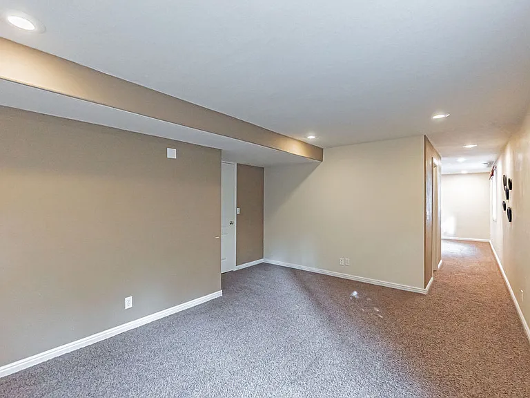 3915 Woodhaven Ln — Photo 53