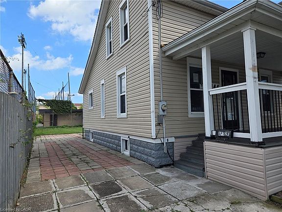 3rd image of 144 Burgar St