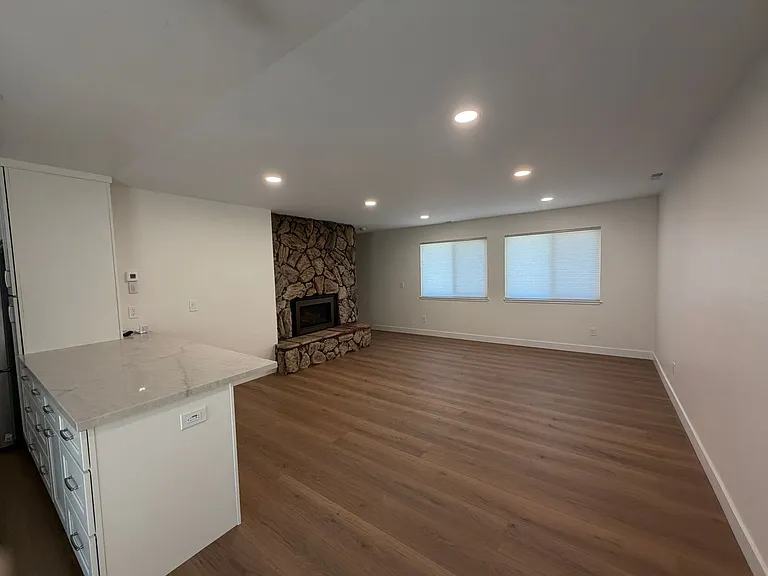 737 Anita Dr — Photo 9