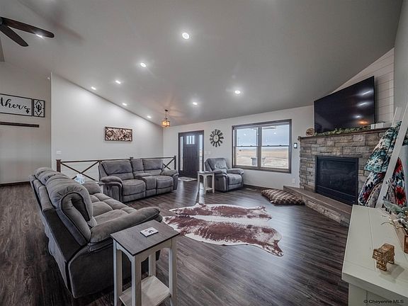 4th image of 126 Jefferson Rd