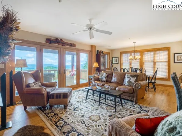 1076 Ridge Haven Parkway #RW-2, Banner Elk, NC 28604