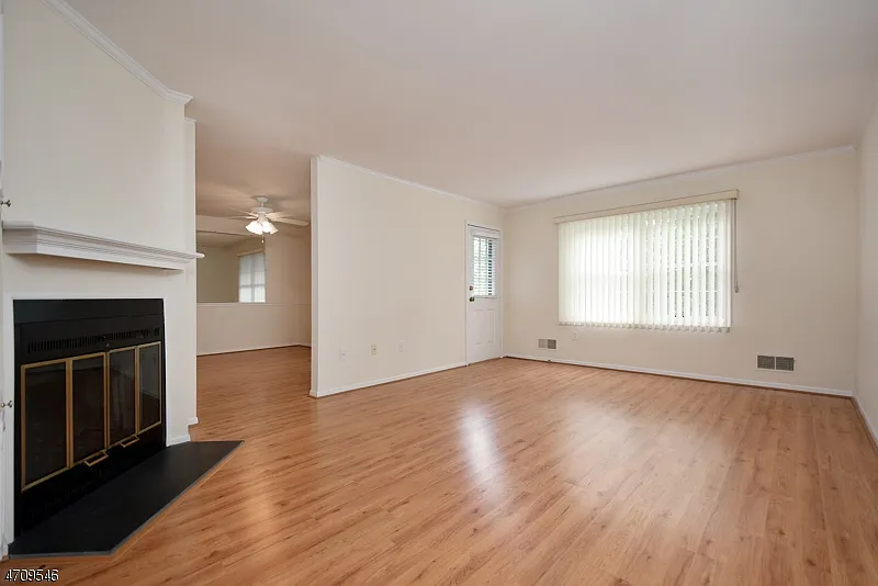 1 bed, 1.0 bath, $2,575 — Photo 3