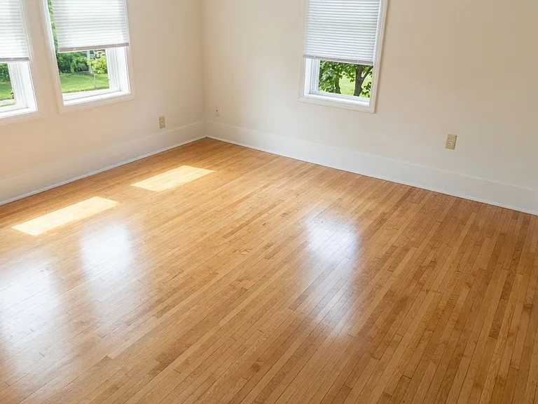 353 Lawson Ave E — Photo 8