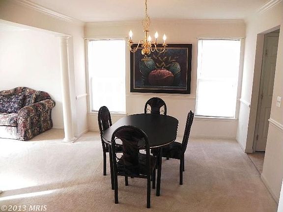 4th image of 1016 Riverdale Cir