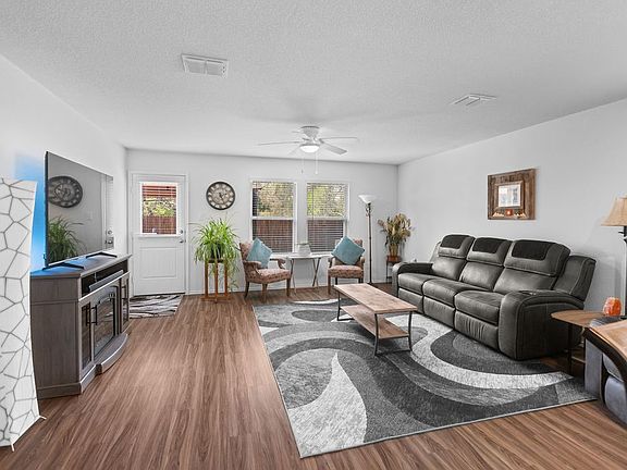 3rd image of 240 Westpark Dr