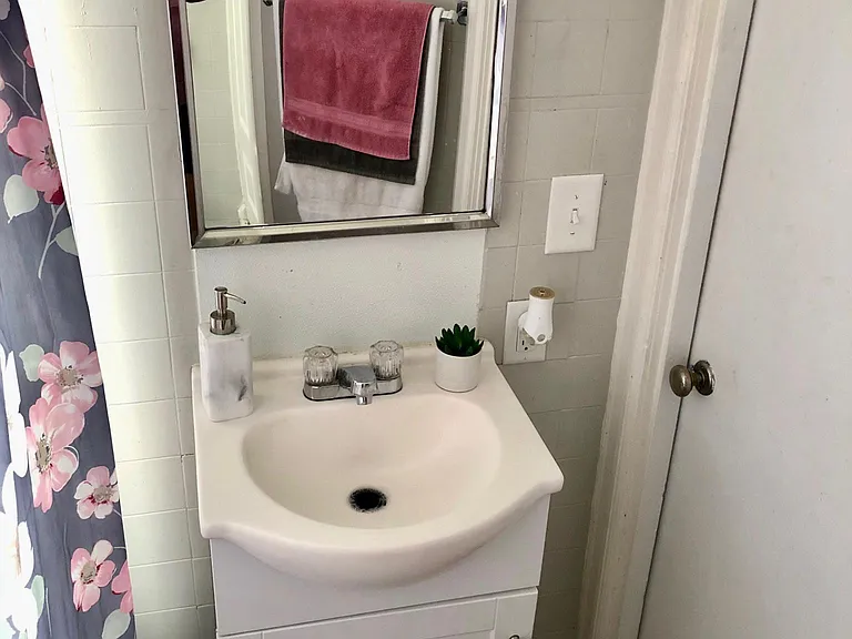 131 E North St #2F — Photo 10