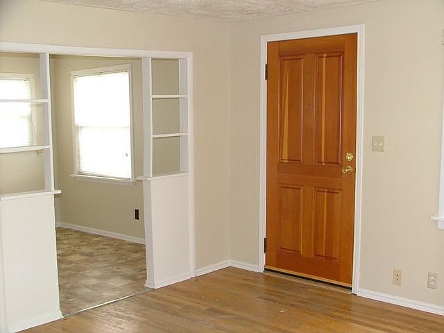 2nd image of 1200 E Cedar St