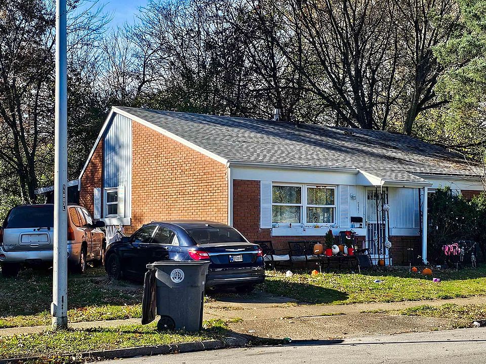 2nd image of 1537 E Riverside Dr
