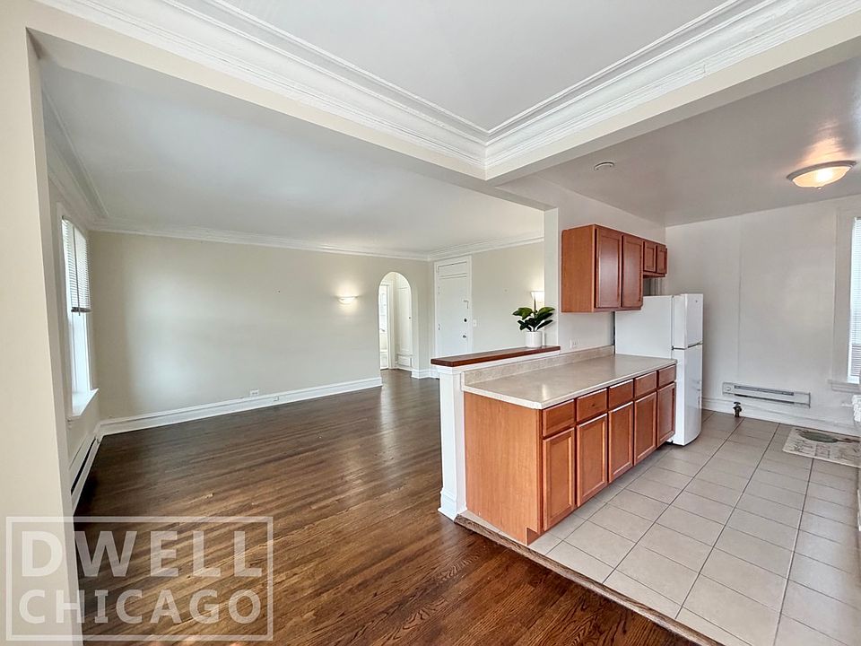 1st image of 931 Green Bay Rd #2L