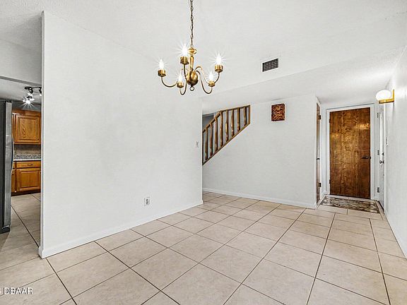 5th image of 909 Northbrook Dr