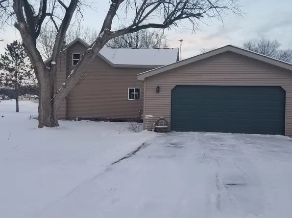 910 North St, New London, WI 54961