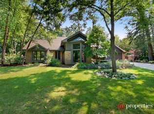 1371 W Everett Rd, Lake Forest, IL 60045