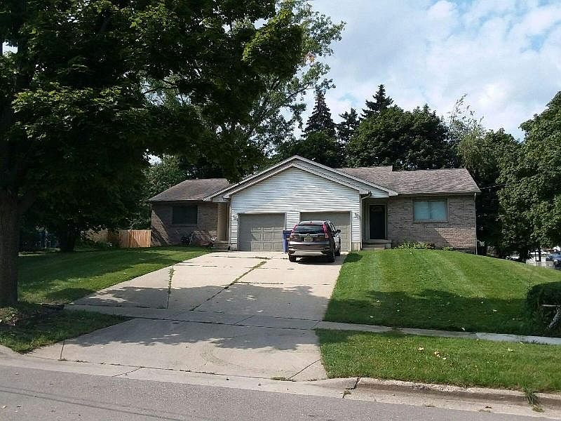 1st image of 3613 Newcastle Dr SE #A
