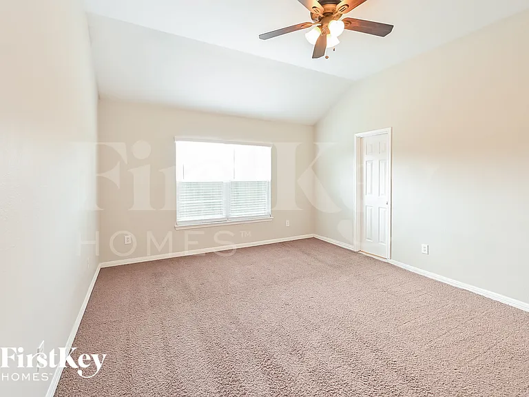 10364 Stone Gate Dr — Photo 7