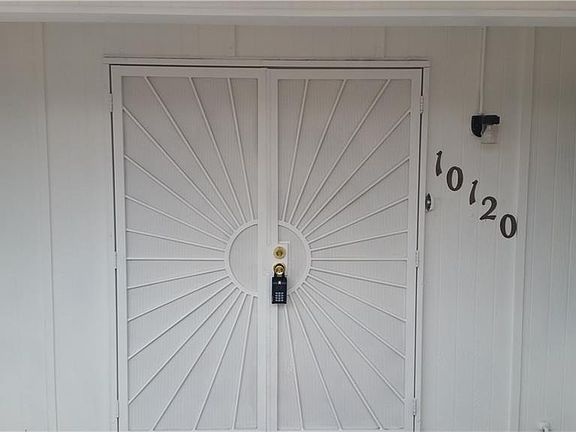 5th image of 10120 Dellwood Dr N