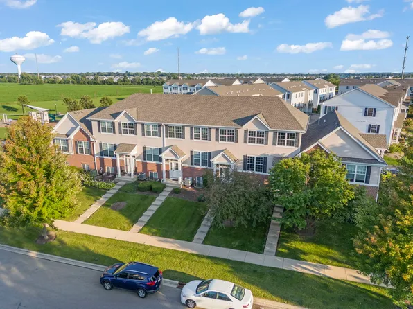 2234 Beresford Dr, Yorkville, IL 60560